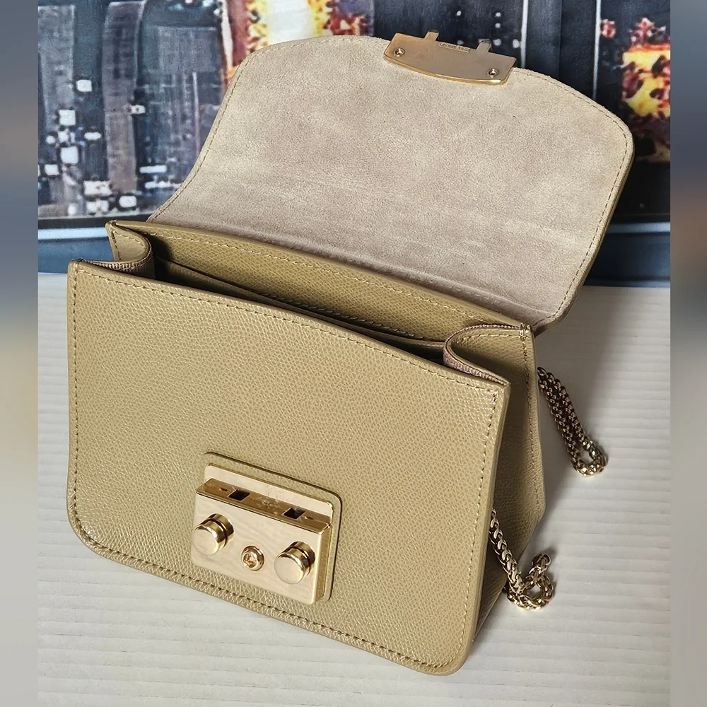 Furla Olive Green Metropolis Crossbody Bag Includes Dust Bag EUC - Picture 4 of 9